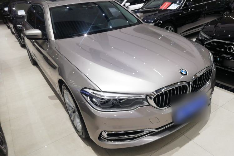 Used BMW 5 Series 2020 530Li Leading Edition Luxury Package Front Right 45 Deg