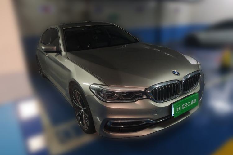 Used BMW 5 Series 2020 530Li Executive Luxury Package Front Right 45 Deg