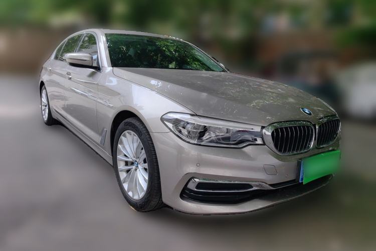 Used BMW 5 Series 2020 530Li Leading Edition Luxury Package Front Right 45 Deg
