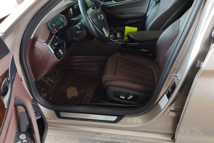 Used BMW 5 Series 2020 525Li Luxury Package Left Front Seat