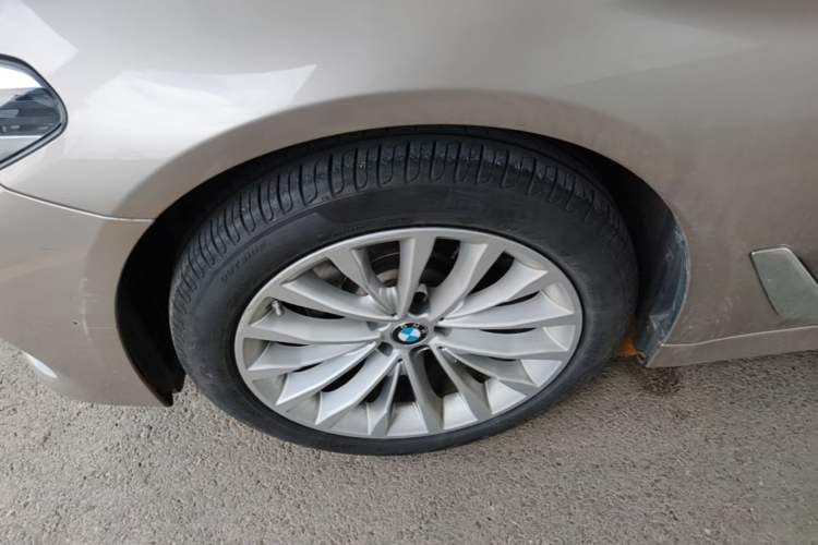 Used BMW 5 Series 2020 525Li Luxury Package Left Front Wheel Hub