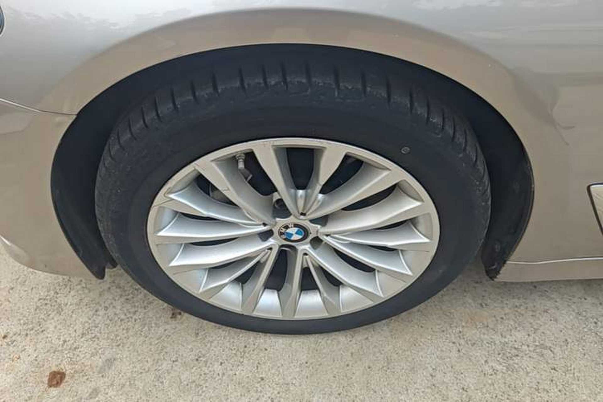 Used BMW 5 Series 2020 525Li Luxury Package Left Front Wheel Hub