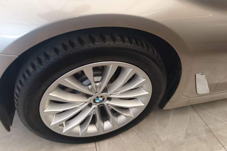 Used BMW 5 Series 2020 530Li Leading Edition Luxury Package Left Front Wheel Hub