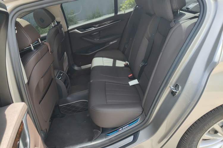 Used BMW 5 Series 2020 525Li Luxury Package Left Rear Seat