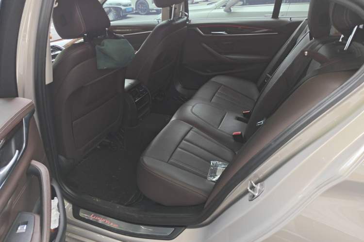 Used BMW 5 Series 2020 525Li Luxury Package Left Rear Seat