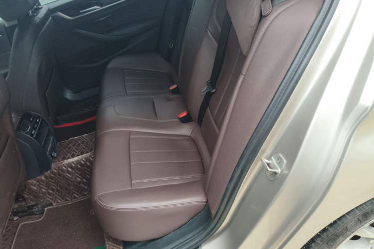 Used BMW 5 Series 2020 525Li Luxury Package Left Rear Seat