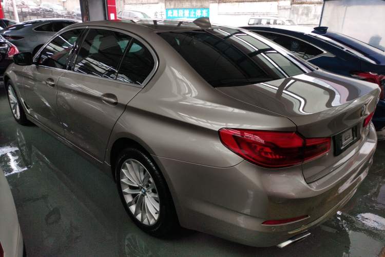 Used BMW 5 Series 2020 525Li Luxury Package Rear Left 45 Deg