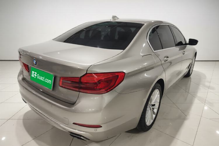 Used BMW 5 Series 2020 525Li Luxury Package Rear Right 45 Deg