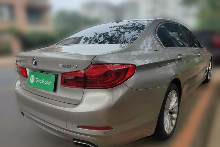 Used BMW 5 Series 2020 525Li Luxury Package Rear Right 45 Deg