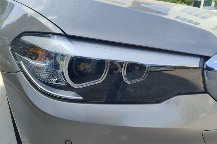 Used BMW 5 Series 2020 525Li Luxury Package Right Front Headlight