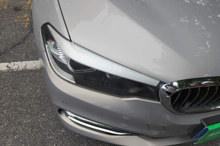 Used BMW 5 Series 2020 525Li Luxury Package Right Front Headlight