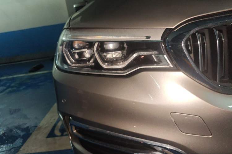Used BMW 5 Series 2020 530Li Executive Luxury Package Right Front Headlight