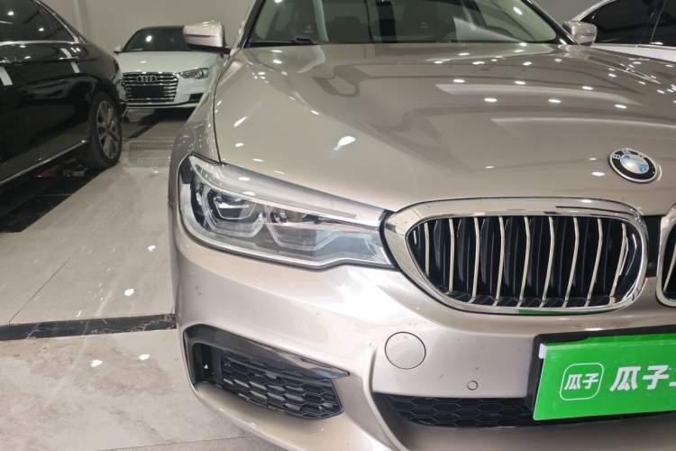 Used BMW 5 Series 2020 530Li Leading Edition Luxury Package Right Front Headlight