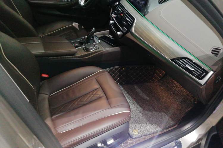 Used BMW 5 Series 2020 530Li Leading Edition Luxury Package Right Front Seat