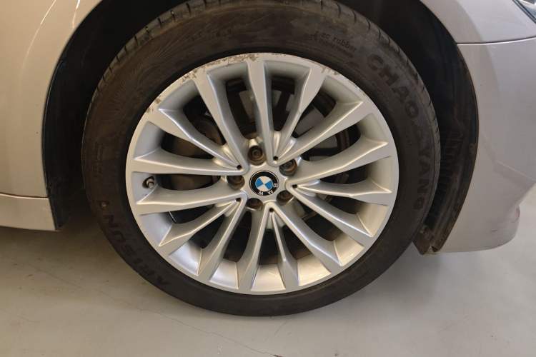 Used BMW 5 Series 2020 525Li Luxury Package Right Front Wheel Hub