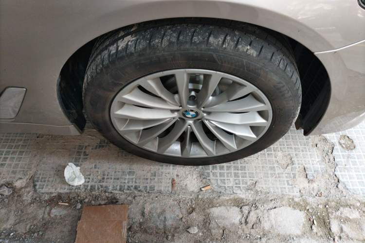 Used BMW 5 Series 2020 525Li Luxury Package Right Front Wheel Hub