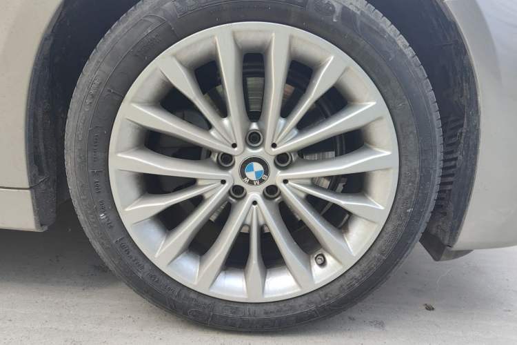 Used BMW 5 Series 2020 525Li Luxury Package Right Front Wheel Hub