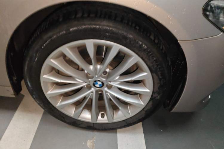 Used BMW 5 Series 2020 525Li Luxury Package Right Front Wheel Hub
