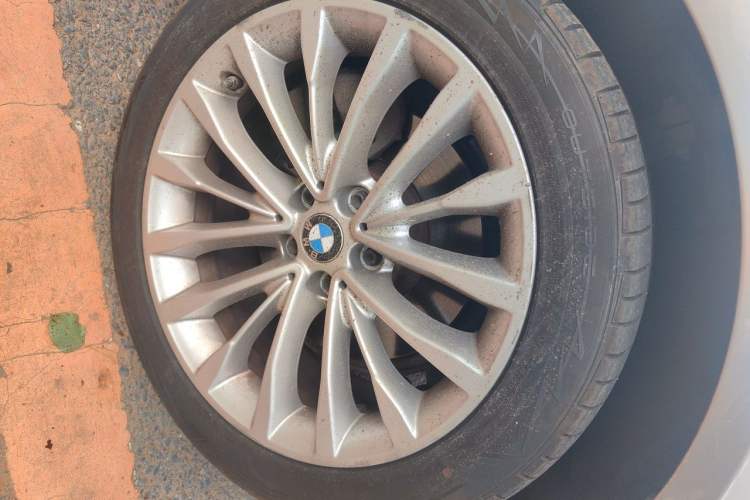 Used BMW 5 Series 2020 525Li Luxury Package Right Front Wheel Hub
