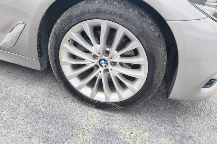 Used BMW 5 Series 2020 525Li Luxury Package Right Front Wheel Hub