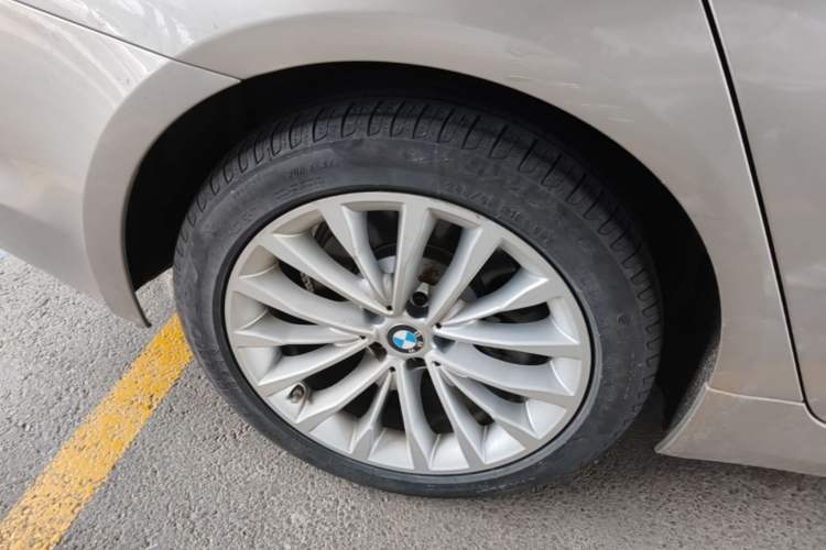 Used BMW 5 Series 2020 525Li Luxury Package Right Rear Wheel Hub