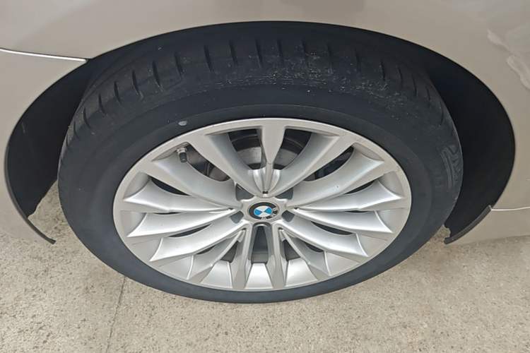 Used BMW 5 Series 2020 525Li Luxury Package Right Rear Wheel Hub