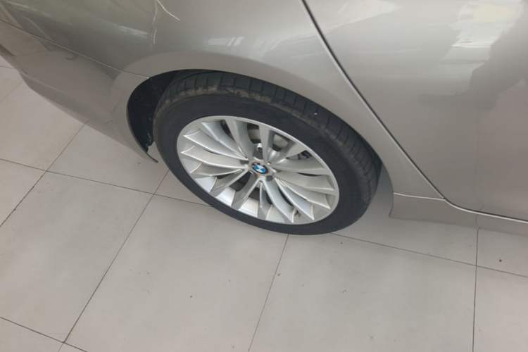 Used BMW 5 Series 2020 530Li Luxury Edition Premium Package Right Rear Wheel Hub