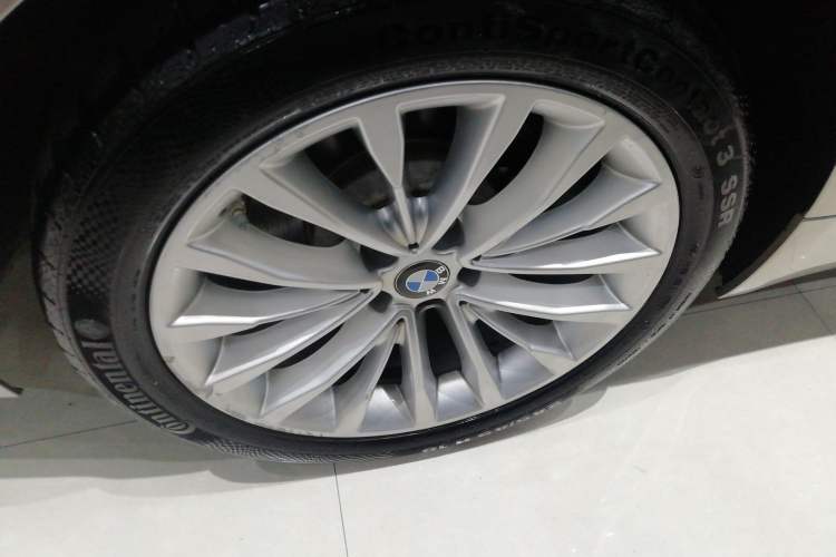 Used BMW 5 Series 2020 530Li Leading Edition Luxury Package Right Rear Wheel Hub
