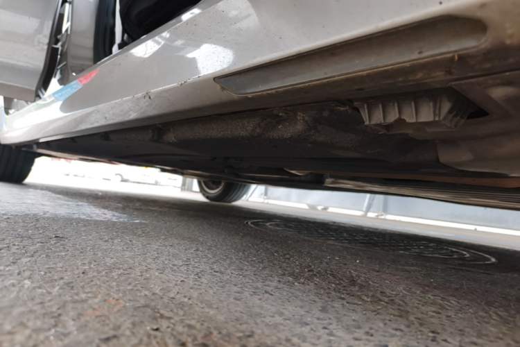 Used BMW 5 Series 2020 525Li Luxury Package Right Side Sill