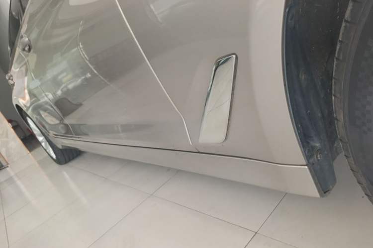 Used BMW 5 Series 2020 530Li Luxury Edition Premium Package Right Side Sill