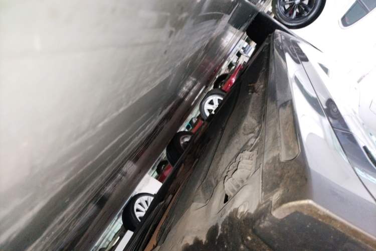 Used BMW 5 Series 2020 525Li Luxury Package Right Side Sill