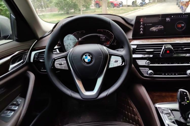Used BMW 5 Series 2020 525Li Luxury Package Steering Wheel
