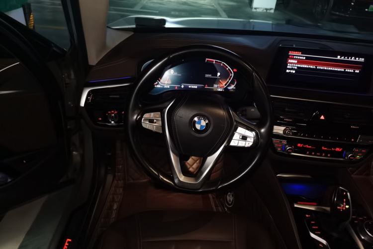 Used BMW 5 Series 2020 525Li Luxury Package Steering Wheel