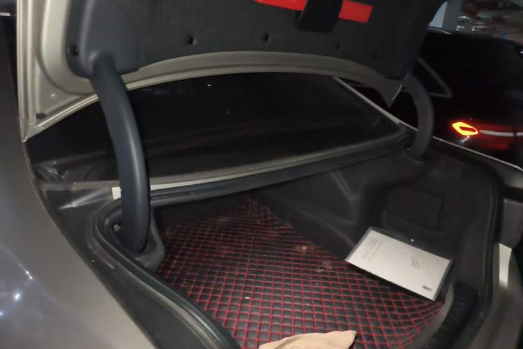 Used BMW 5 Series 2020 530Li xDrive Luxury Package Trunk