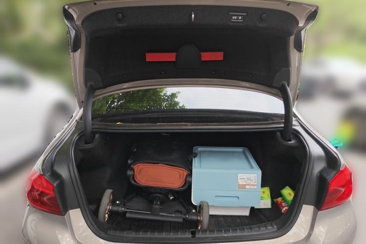 Used BMW 5 Series 2020 525Li Luxury Package Trunk
