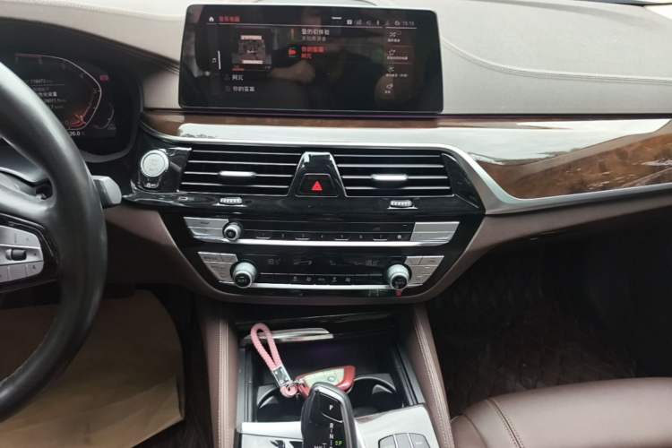 Used BMW 5 Series 2020 525Li Luxury Package Audio And AC Panel