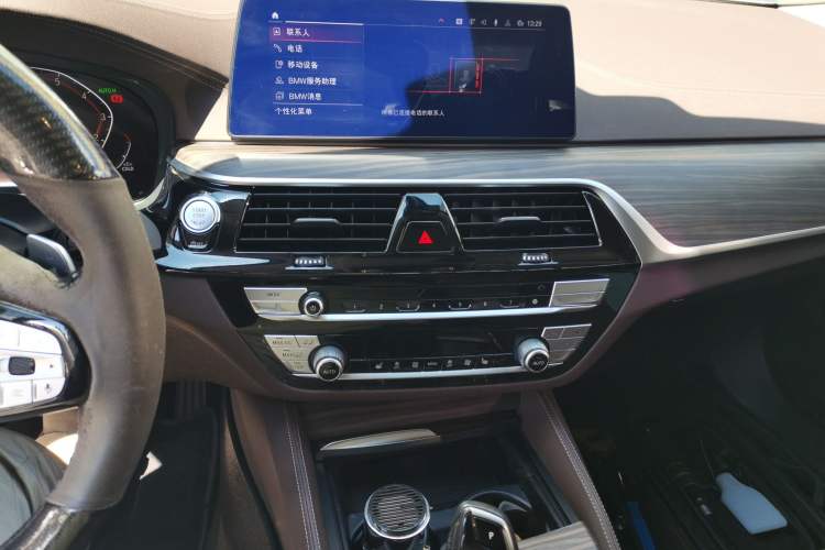 Used BMW 5 Series 2020 530Li xDrive Luxury Package Audio And AC Panel