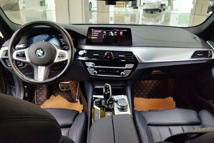 Used BMW 5 Series 2020 525i M Sport Package Center Console