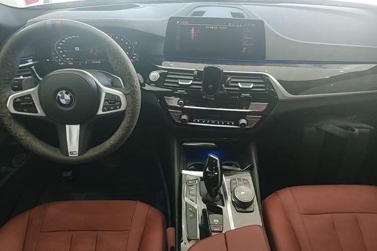 Used BMW 5 Series 2020 530Li Luxury Edition M Sport Package Center Console