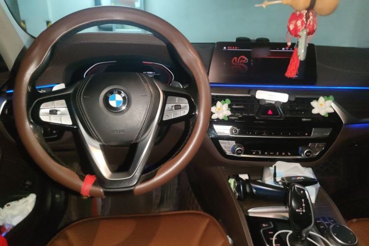 Used BMW 5 Series 2020 530Li Leading Edition Luxury Package Center Console