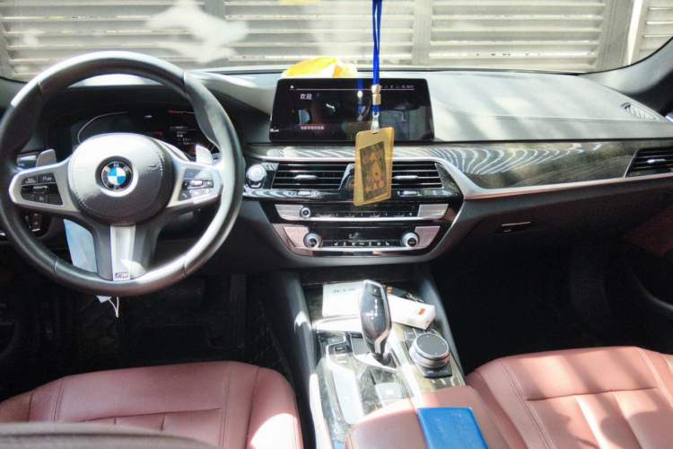 Used BMW 5 Series 2020 530Li Leading Model M Sport Package Center Console