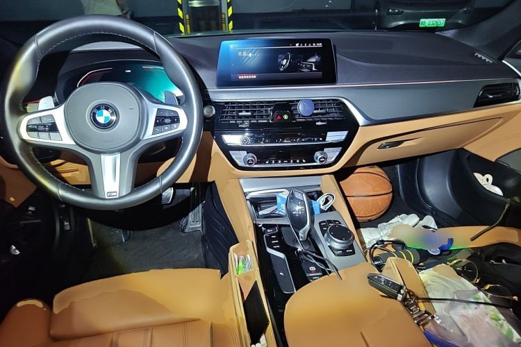 Used BMW 5 Series 2020 530i M Sport Package Center Console