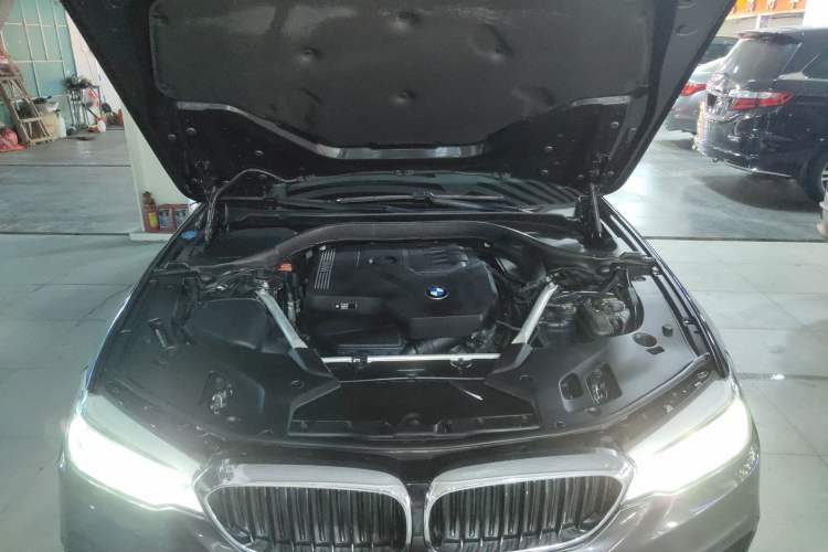 Used BMW 5 Series 2020 530i M Sport Package Engine Bay
