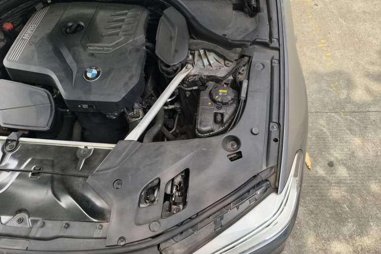 Used BMW 5 Series 2020 525i M Sport Package Engine Bay Left