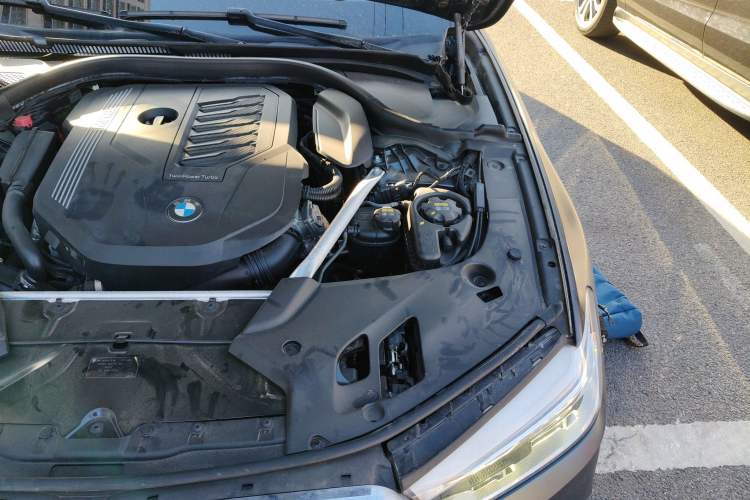 Used BMW 5 Series 2020 540i Sport Line M Sport Package Engine Bay Left