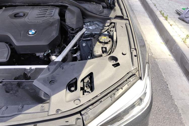 Used BMW 5 Series 2020 525i M Sport Package Engine Bay Left