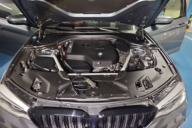 Used BMW 5 Series 2020 530i M Sport Package Engine Bay