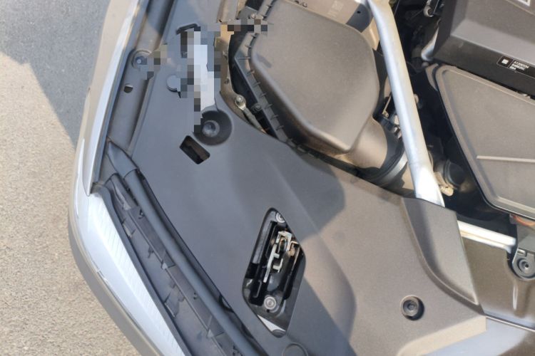Used BMW 5 Series 2020 525Li Luxury Package Engine Bay Right