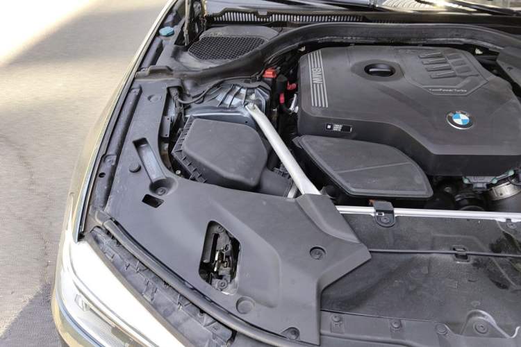 Used BMW 5 Series 2020 525i M Sport Package Engine Bay Right