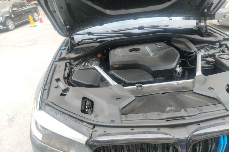 Used BMW 5 Series 2020 525i M Sport Package Engine Bay Right